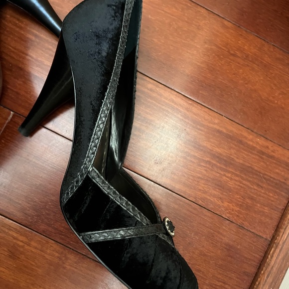 Beautiful and elegant shoes. - Picture 8 of 15